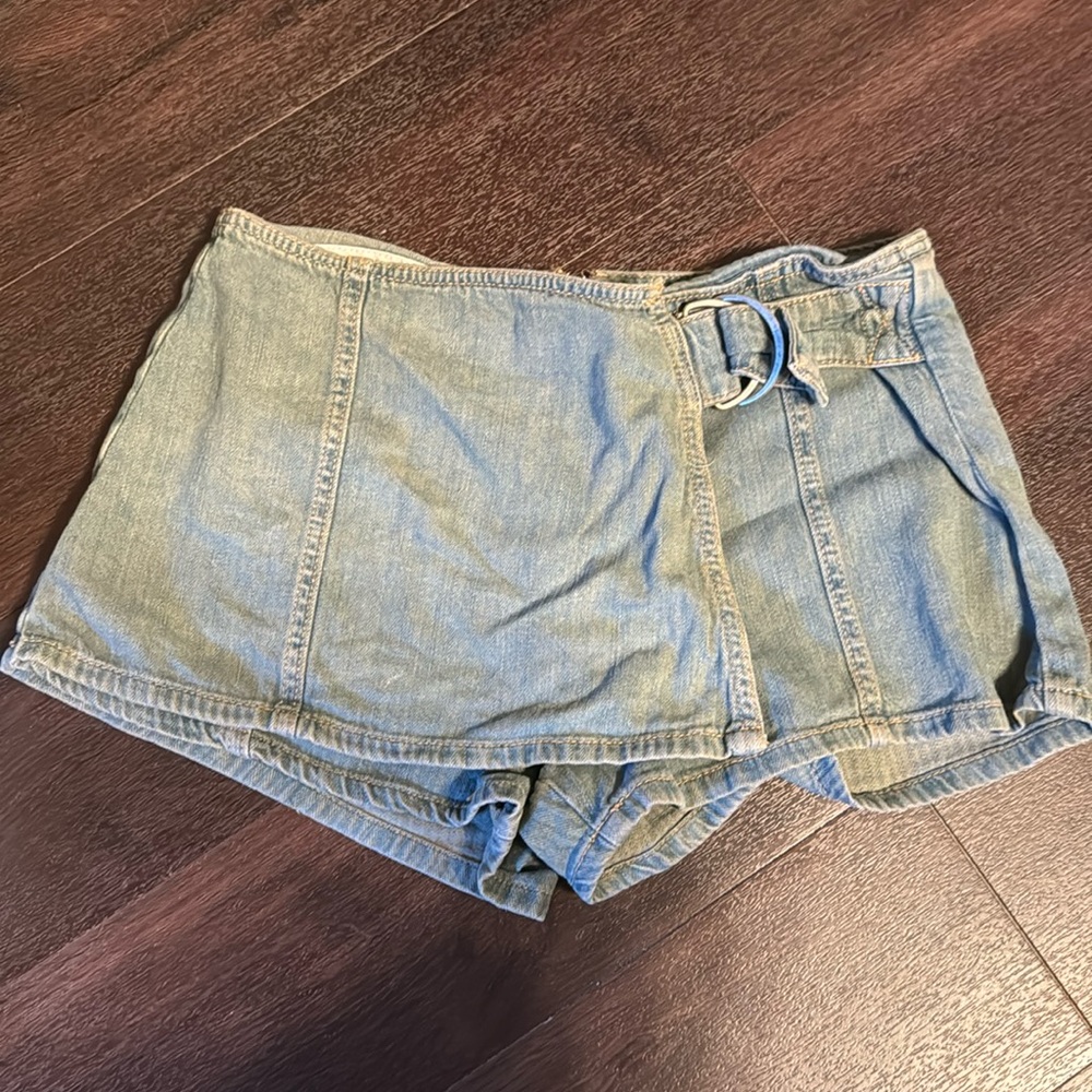 Vintage Free people low rise denim skort with buckle